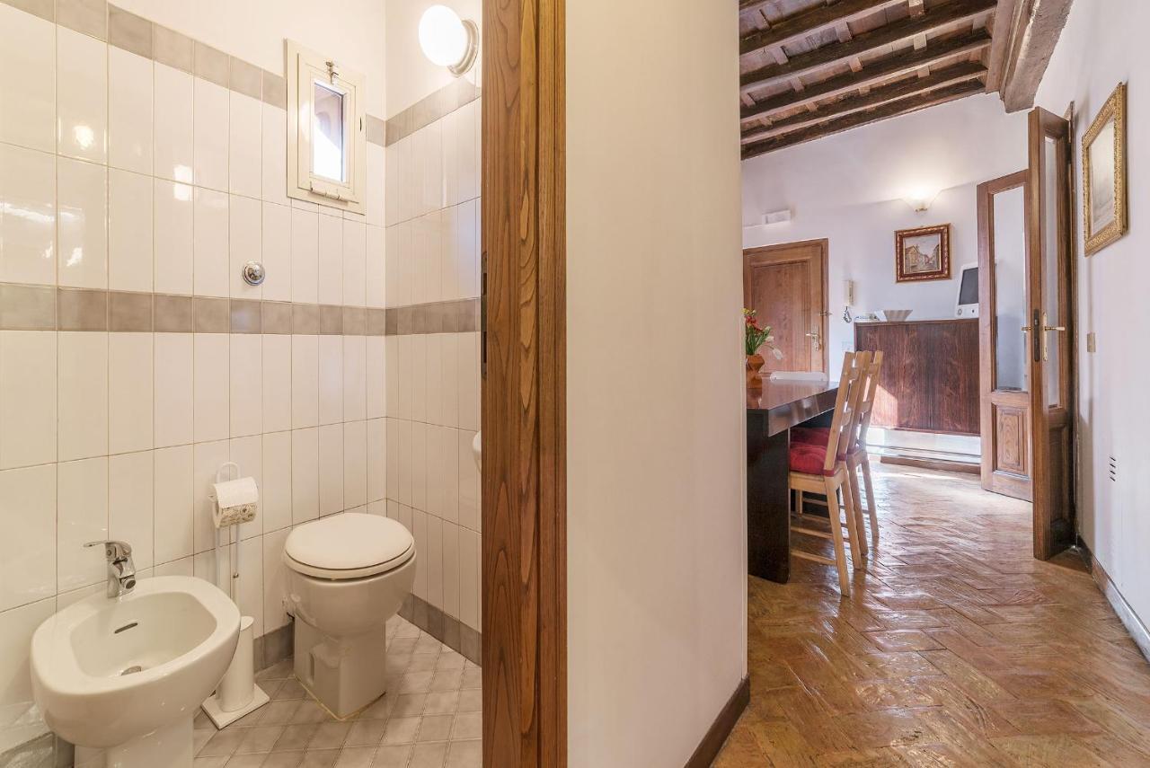 By The Charming Piazza Navona - FromhometoRoma Exterior foto